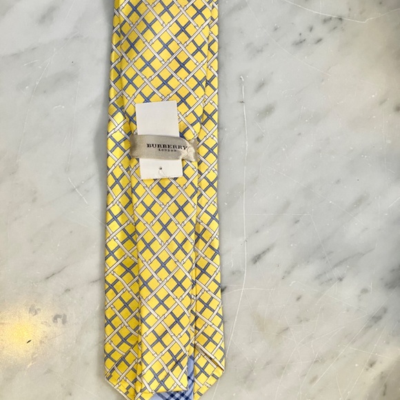 Burberry Yellow Silk Tie with Woven Check Pattern - Picture 2 of 2